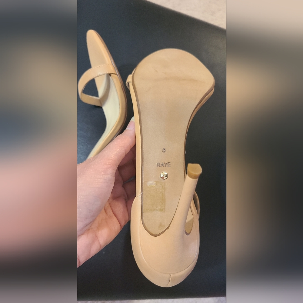 Heels - Picture 5 of 9